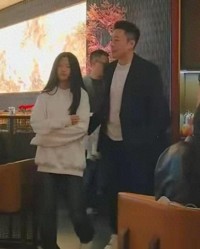 开云体育登录-小玥儿开通个人账号！发文求救，晒照思念妈妈，外婆和小S是好友